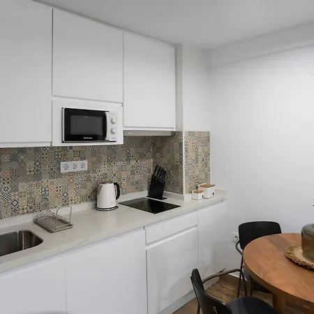 Modern & Cozy Apartment Levies-3