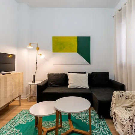 Precioso Apartamento con patio privado-2