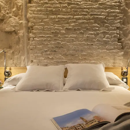 Torre Homenaje Historical Suites-2