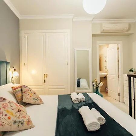 Exclusive Duplex- 1Bd 1Bth- Cathedral Of Seville-3