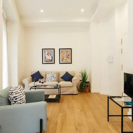Picturesque Boutique Style 2 Bedroom In San Lorenzo-3