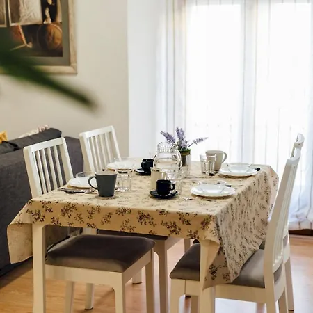 Bright Renovated Full Of Natural Light 2Br 2Ba-3