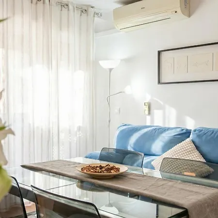 Spacious 2 Bedroom Apt In The Heart Of Triana-3