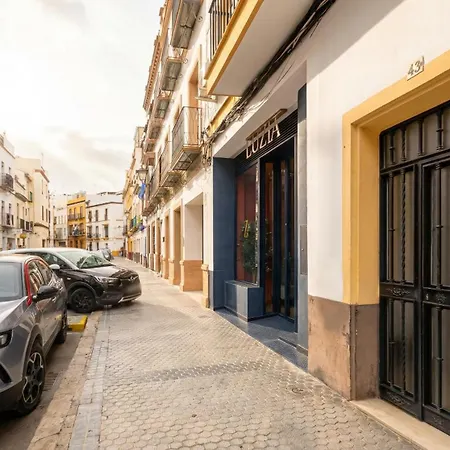 3 Bedroom Apartment In The Heart Of Triana-2