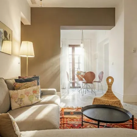 Gorgeous 2-Bed Apt In Seville Center-2
