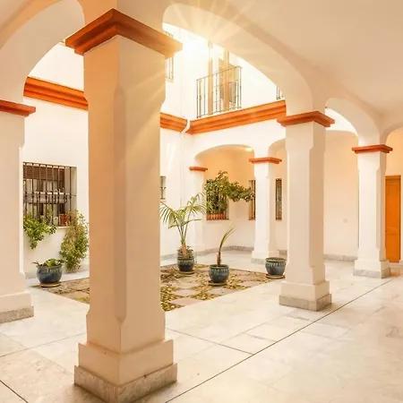 Gorgeous 2-Bed Apt In Seville Center-3