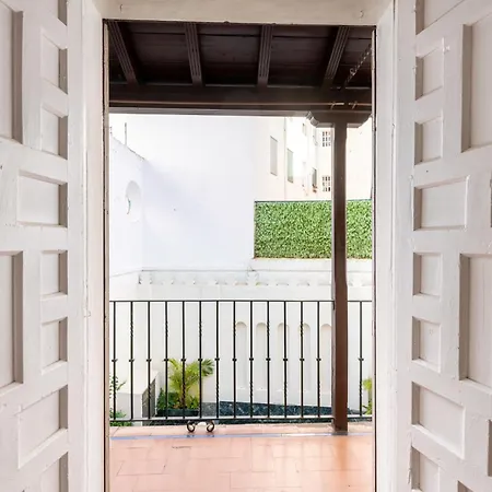 Luxe Guest House Santa Marta-2