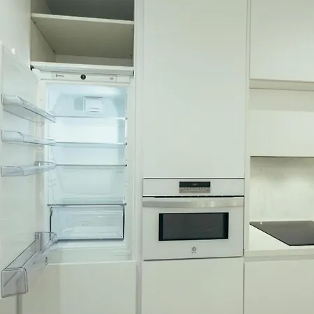 Modern With Balcony- 2Bd 2Bth- San Vicente-2