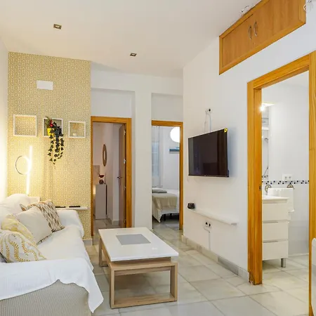 Bonito y muy fresco apartamento con patio privado-2