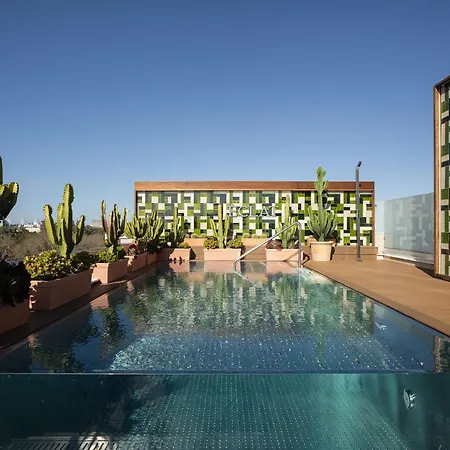 Eclat Collection - City Center - Pool And Private Free Parking-3