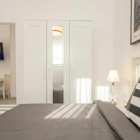 Luxury And Sunny 2Br Apartment Premium Spot-2