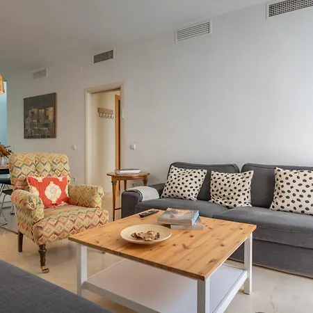 Tentudia Apartments With Private Roof-Top Or Patio And Free Underground Parking Via Car Lift -Small Medium- Car By Ocityzen-2