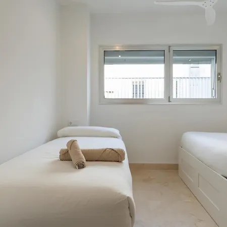Tentudia Apartments With Private Roof-Top Or Patio And Free Underground Parking Via Car Lift -Small Medium- Car By Ocityzen-2