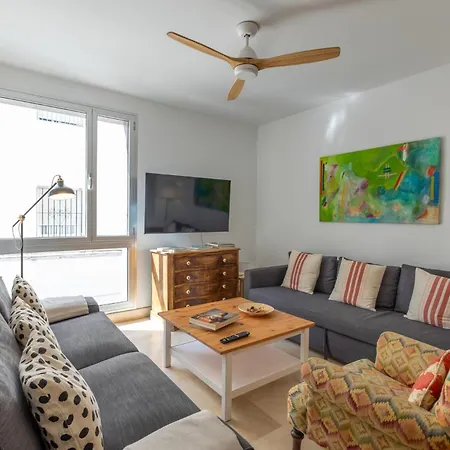 Tentudia Apartments With Private Roof-Top Or Patio And Free Underground Parking Via Car Lift -Small Medium- Car By Ocityzen-3