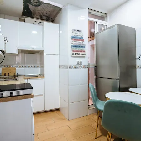 Airbhouse Private Rooms & Apartments-3