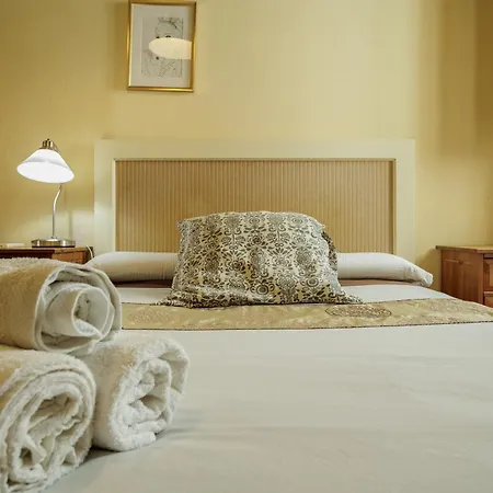Santa Cruz Spacious Apartment - 2 BR - Historic Center - WiFi&AC-3