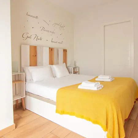 RentalSevilla Estiloso y luminoso apartamento en pleno centro-3