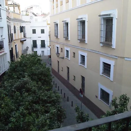 Apartamentos Turisticos La Encarnacion-2