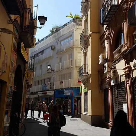 Apartment Plaza Del Salvador-3
