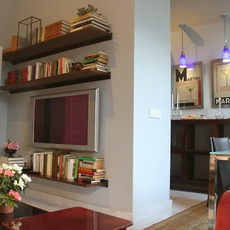 Elegant 2 Bedroom Apartment In Historic 1882 Building Central Sevilla Private Parking & Country Club Access-3