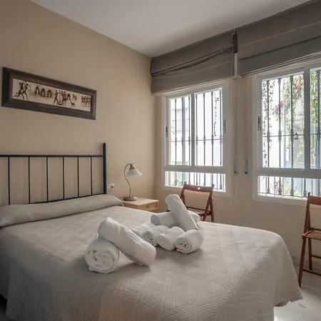 RentalSevilla Moderno y comodo apartamento en Santa Cruz con Parking-3