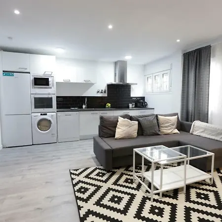Brand New Charming Apartment Next To The River-3