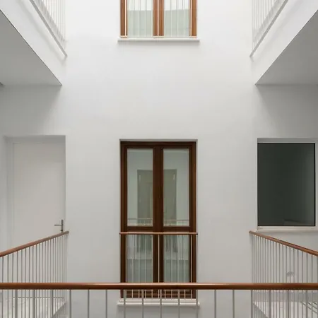 La Casa Del Lagar 10-3