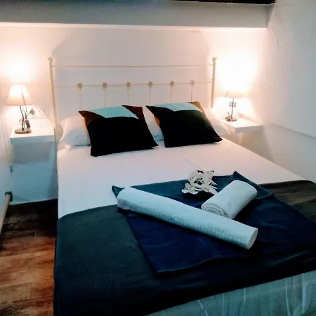 Wish Suite Barrio De Leon En Triana-3