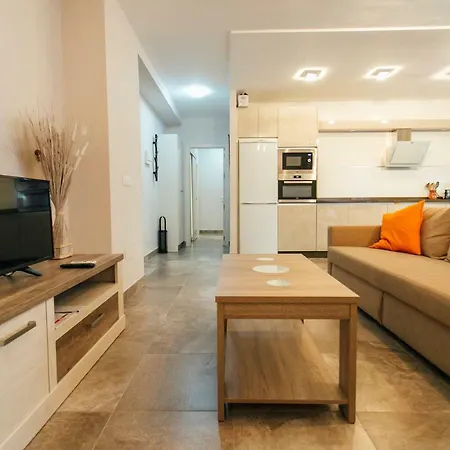 Modern Apartment In Sevilla For Largue Groups-2