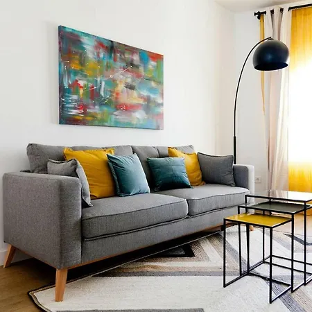 Gotoseville Gerona Suites-2