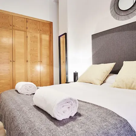 Arenal Carreteria Deluxe Suites By Valcambre-3