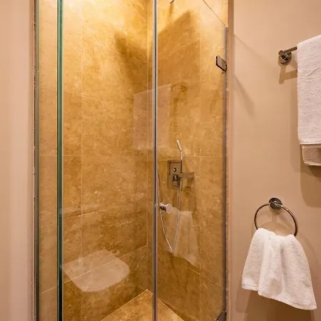 Imperial Luxury & Modern Apartment-2