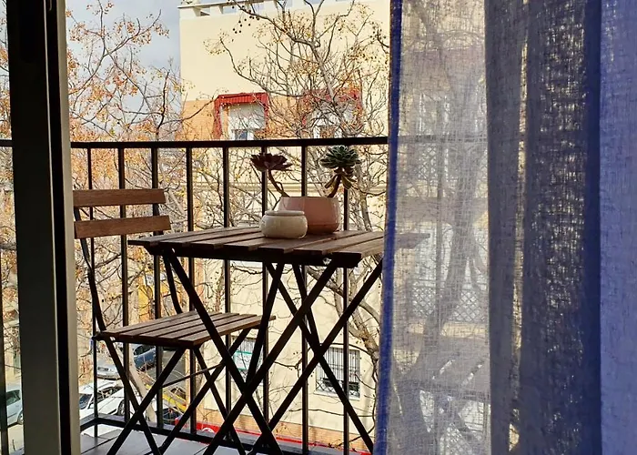 Memphis Design Apartment