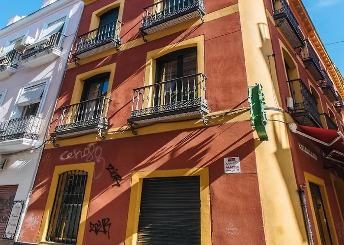 Chiqui And Vicente Suite Apartments