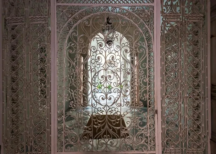 Cozy Apartment In House-Palace With Private Patio Seville, Spain