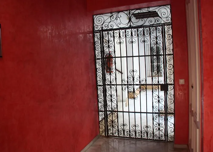 San Lorenzo En Esencia Siviglia, Spagna