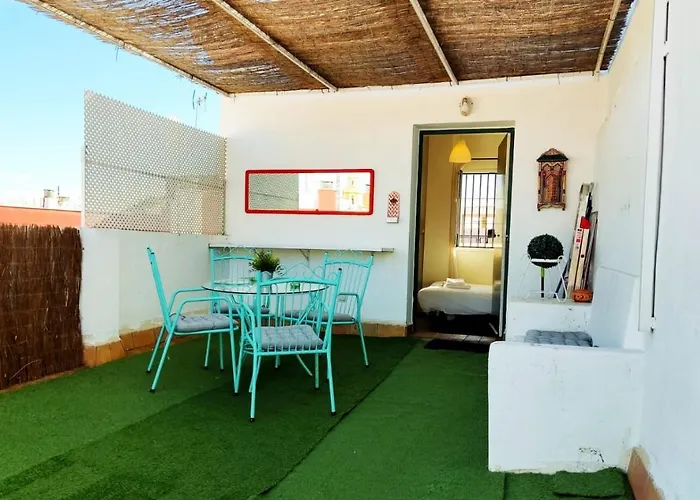 HomeySeville-Duplex con Terraza Santa Cruz 5 pax, Parking Optional
