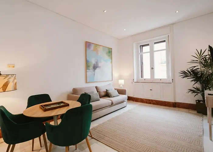 Bright And Cozy-1Bd 1Bth & 2Bd 1Bth- La Giralda