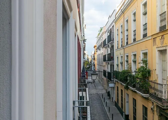 Holiday Rentals Tempa Museo Sevilla, Spanje
