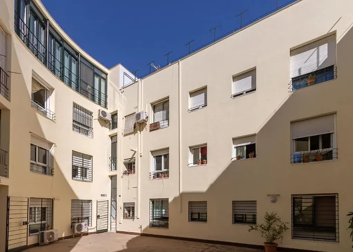 Medina Apartment And Parking Historical Center