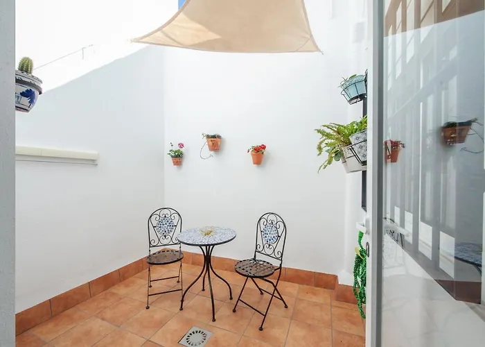 Casa Valentina: Confort y Luz en Sevilla Centro, España