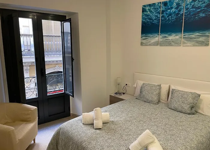 PETIT SAGASTA Apartamentos-Sagasta Sevilla, España
