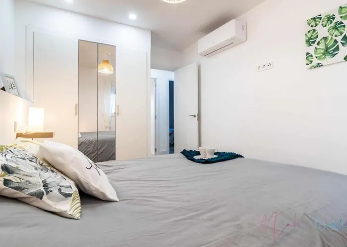 Apartamento 2 en Estadio del Sevilla, 3 habitaciones y metro, España