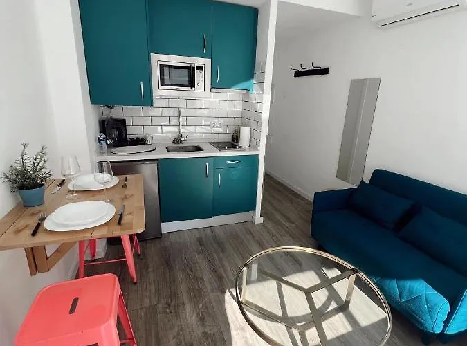 Acogedor estudio en el centro de Sevilla, España