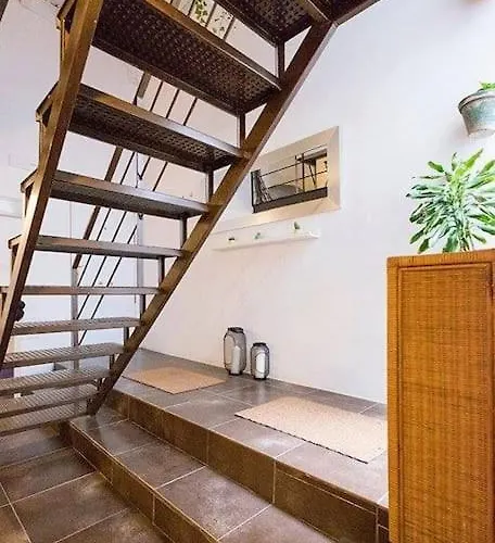 2 Rooms For 4, Piso Compartido Sevilla, España