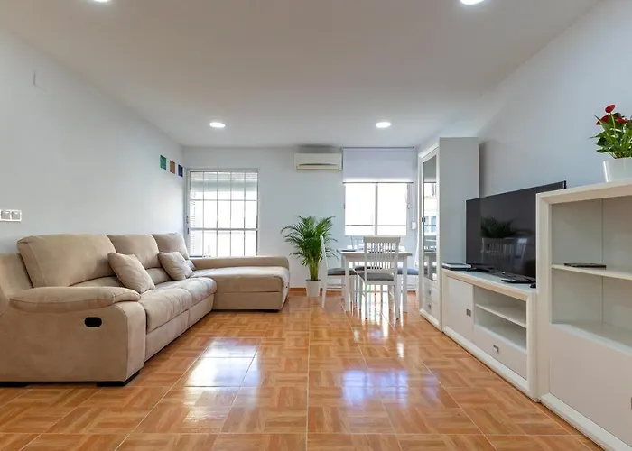 Charming 2 Bedroom At Triana Center By Oui