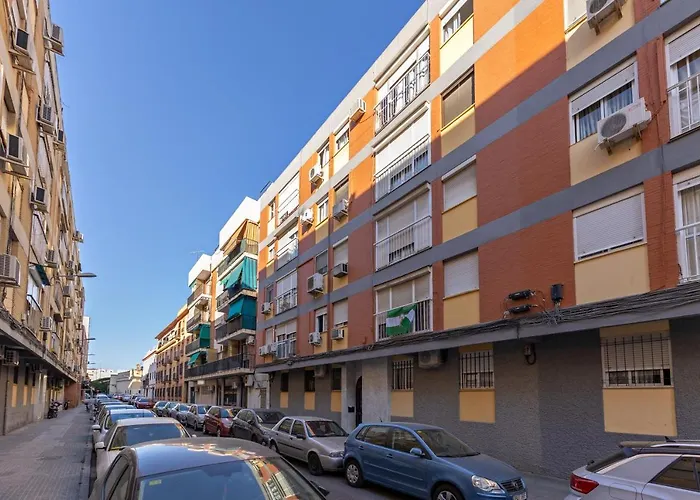 Charming 2 Bedroom At Triana Center By Oui