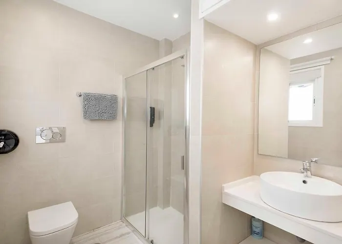 Apartamentos Recaredo 7, Áticos con terraza Sevilla, España