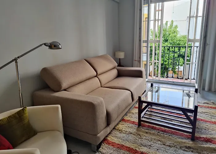 Luminoso Apartamento Exterior con Balcón y Patio en Centro Histórico Feria-Alameda