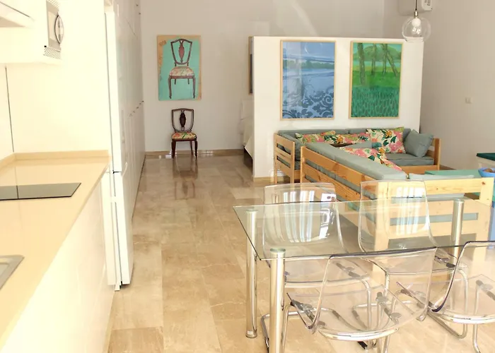 Nuevo Estudio moderno, agradable y cómodo